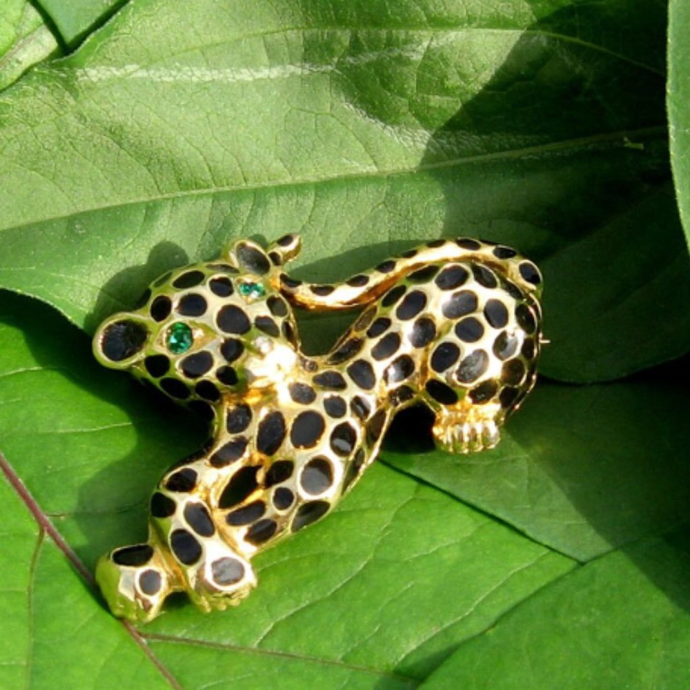 Vintage Leopard brooch, green rhinestone eyes